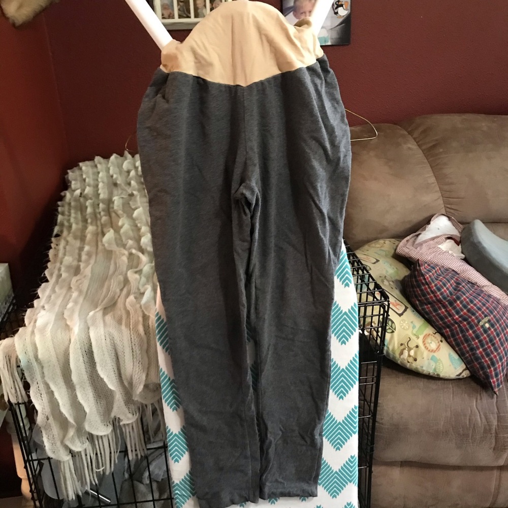 Maternity gray leggings